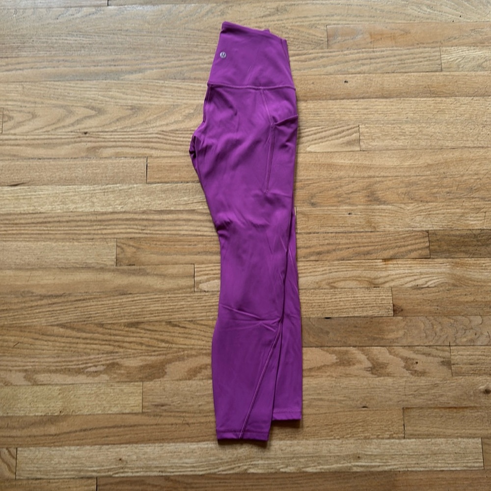 Lululemon Purple Leggings with side pockets - Size 4